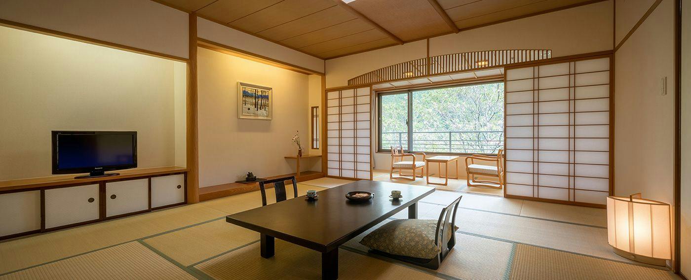 Iizaka Onsen Surikamitei Ootori