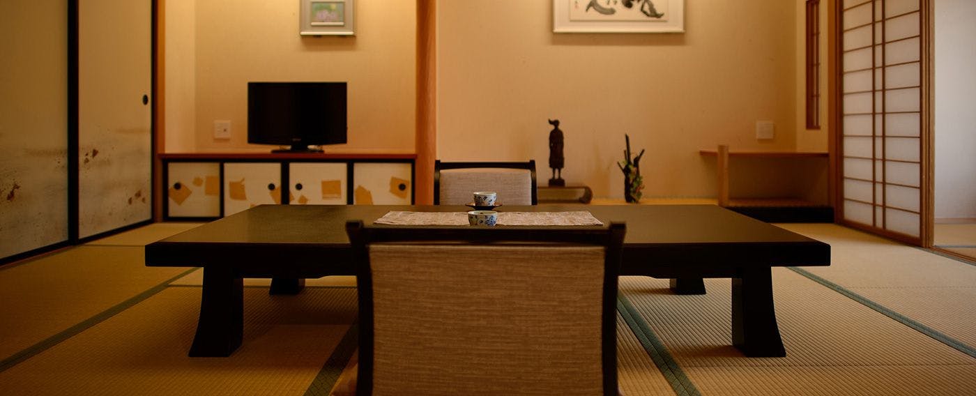 Iizaka Onsen Surikamitei Ootori