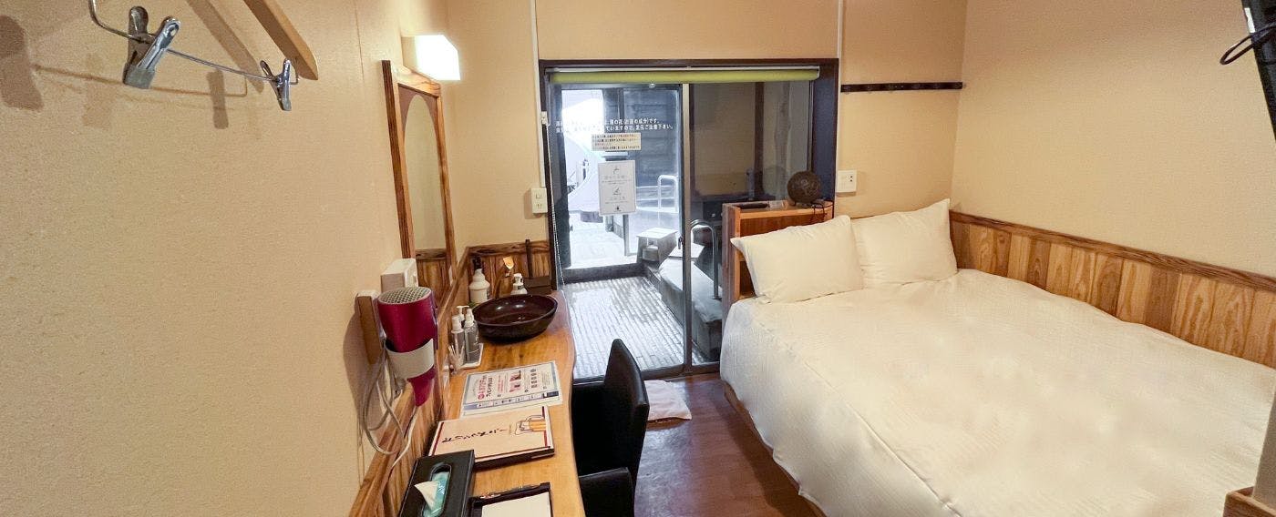 Glamping penginapan gaya Jepang dengan mata air panas