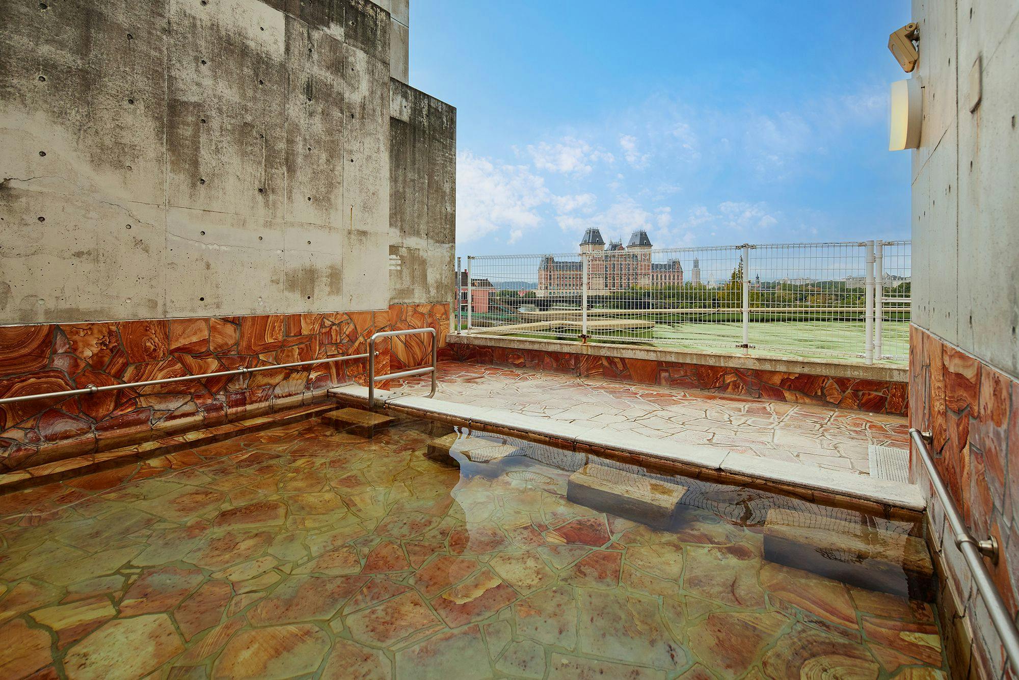 ออนเซ็นกลางแจ้งส่วนตัว