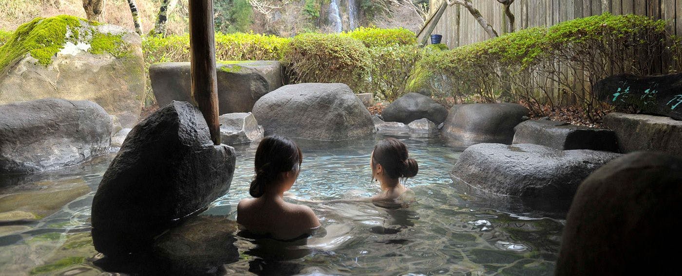 น้ำพุร้อนเพื่อความงามของผิว '美又温泉'