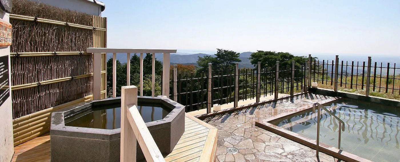 บ่อน้ำพุร้อนกลางแจ้ง