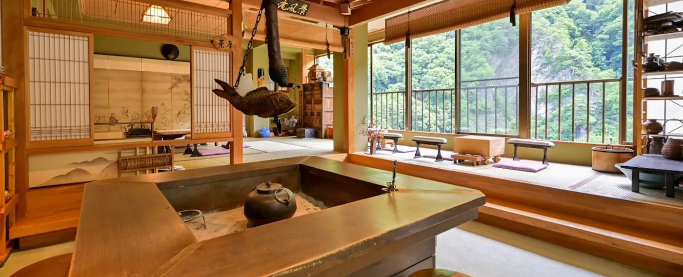 ภายในอาคารมีเตาอิโรริ