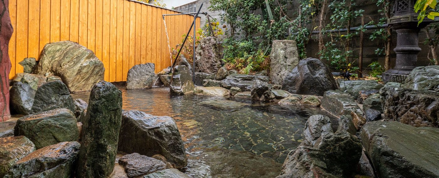 露天風呂(rotenburo)