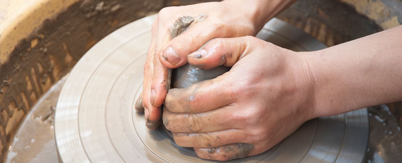 ภาพลักษณ์ของประสบการณ์ทำเครื่องปั้นดินเผาบิเซ็น