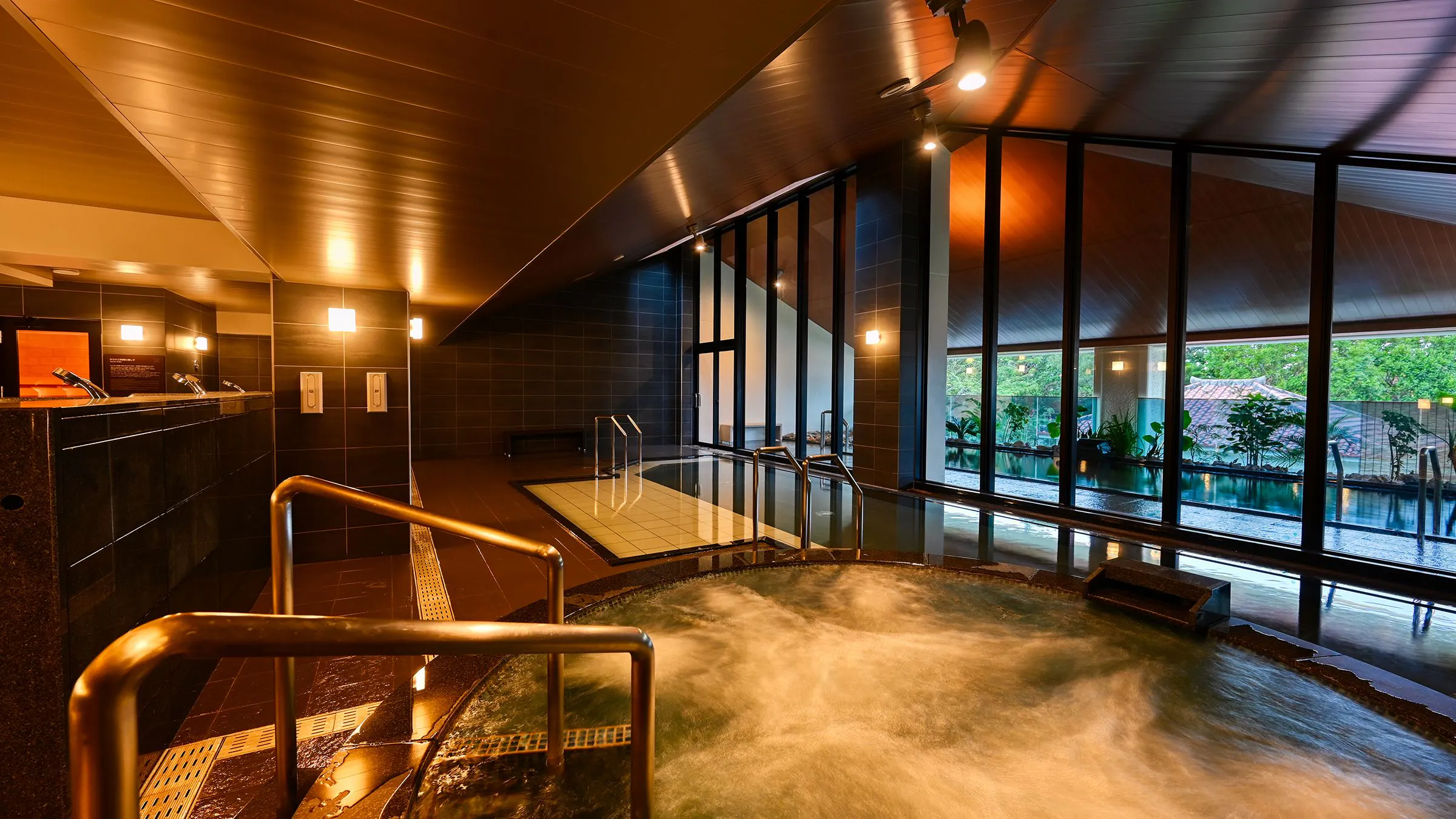 BATH & SAUNA