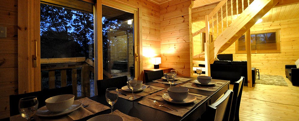 ふるさと納税 ブラックベアプロパティ 貸別荘 コテージ 宿泊補助券 100,000円分 長野県白馬村 ブラックベアプロパティ ベアーズロッジ 宿泊補助券 50,000円分