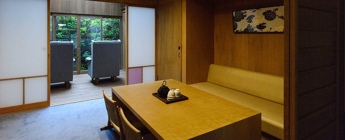 新道あやめ庵