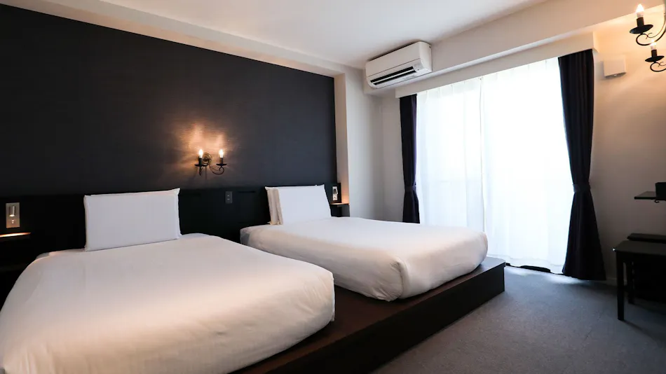 HOTEL385