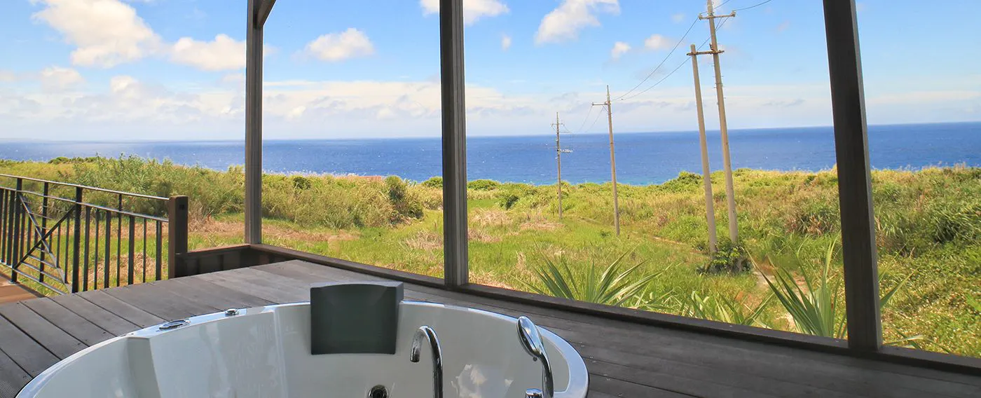 อ่างอาบน้ำจากุซซี่