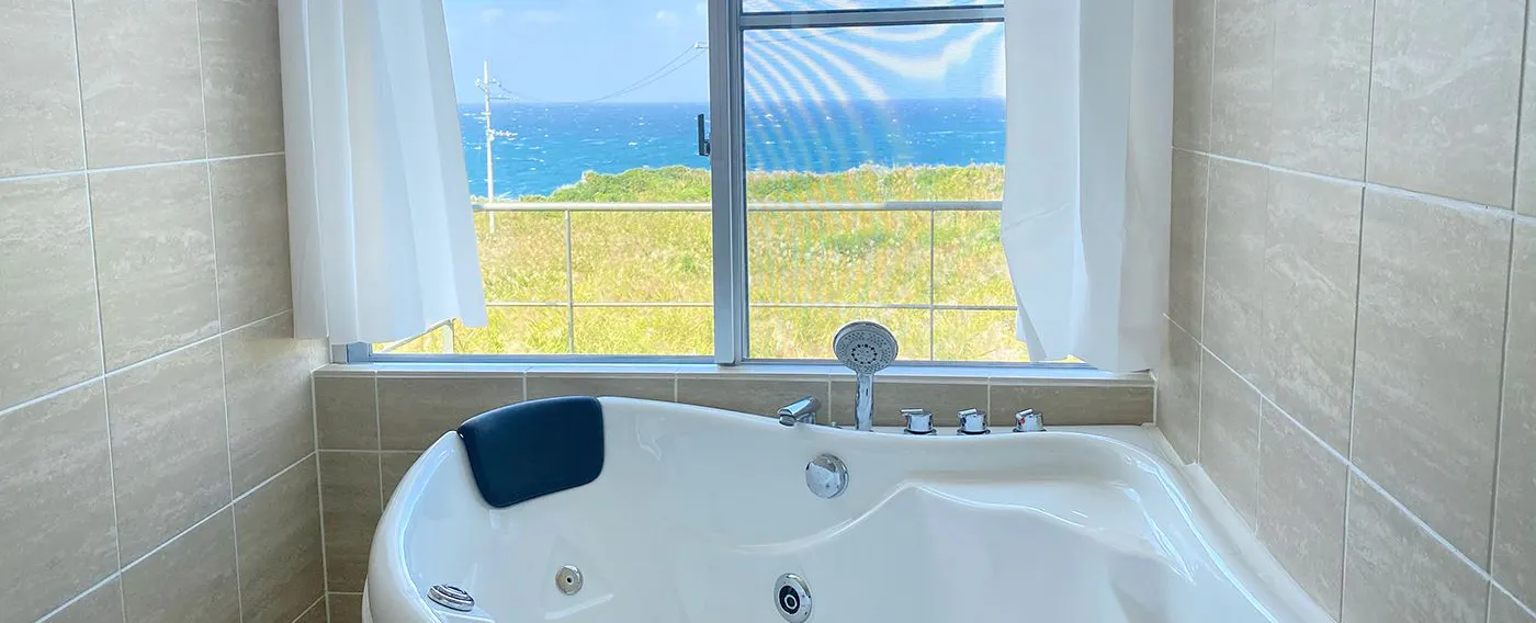 อ่างอาบน้ำจากุซซี่