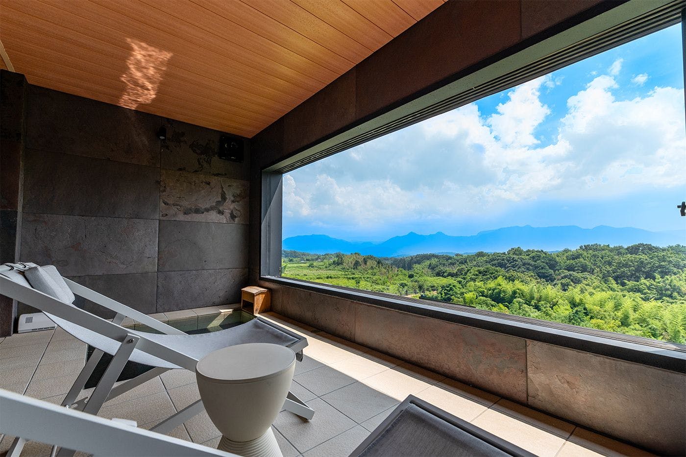 Yufuin Onsen Village Glamping COMOREBI