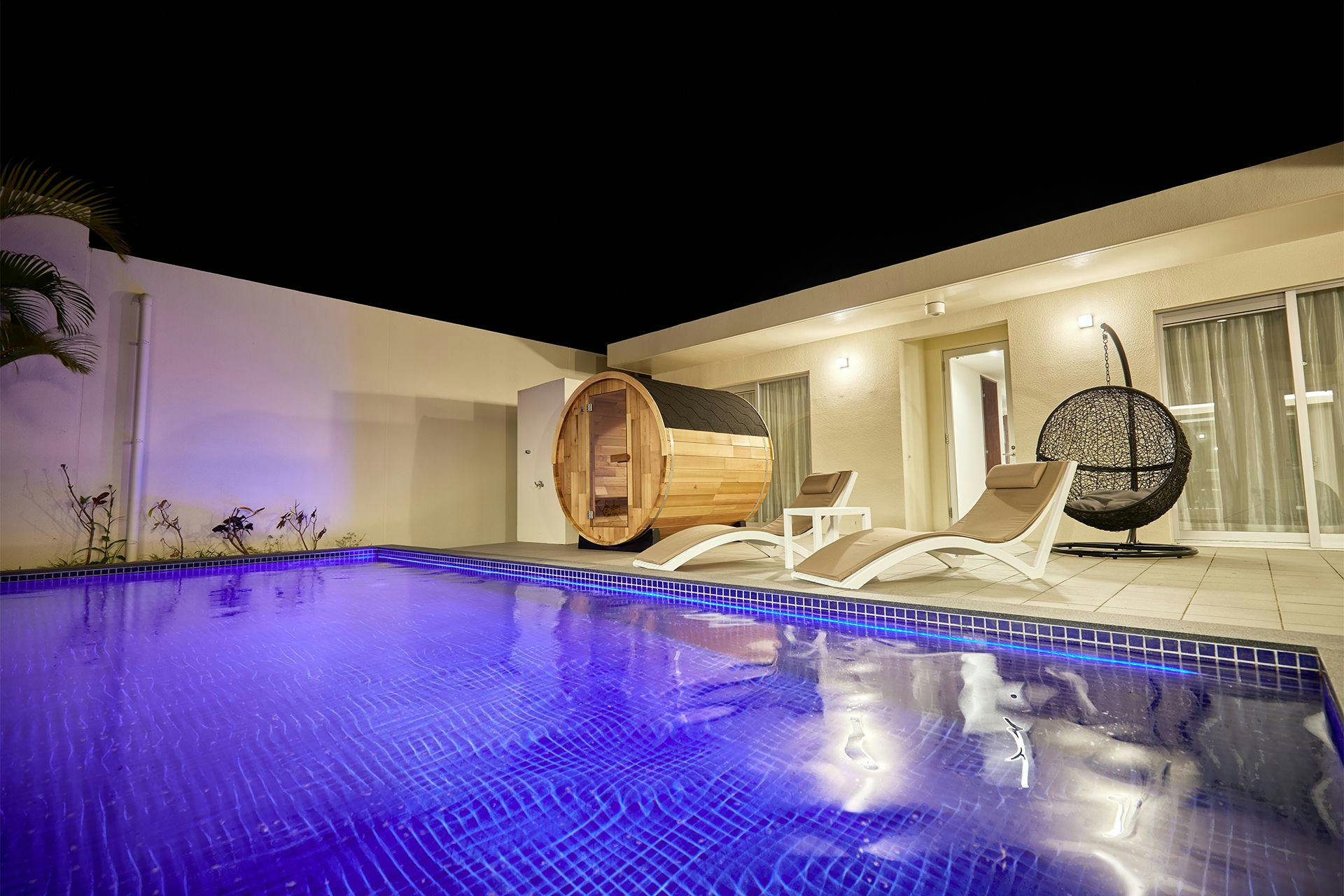 สระว่ายน้ำ