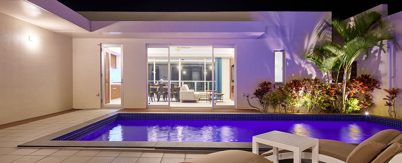 สระว่ายน้ำส่วนตัว