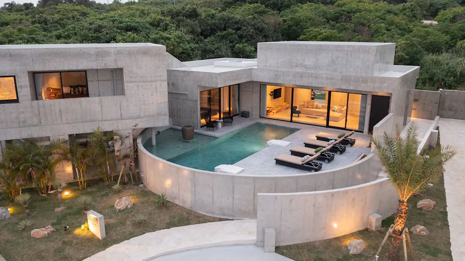 LECEB SESOKO VILLA Seaside Deluxe Suite