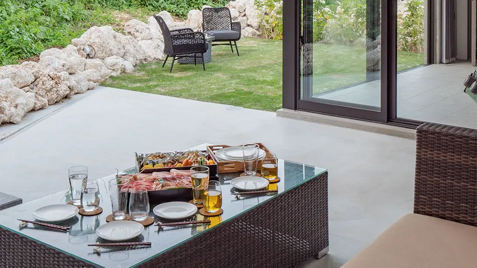 LECEB SESOKO VILLA Seaside Deluxe Suite