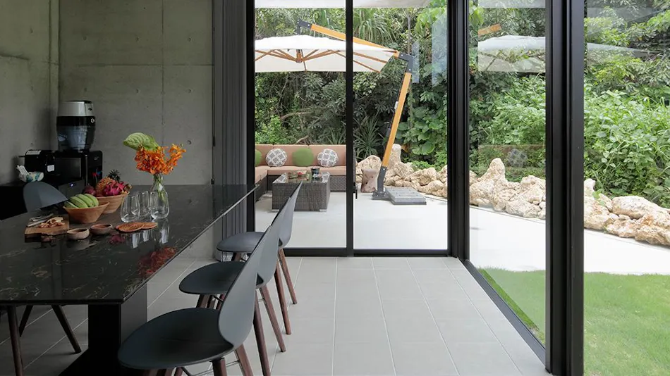 LECEB SESOKO VILLA Seaside Deluxe Suite