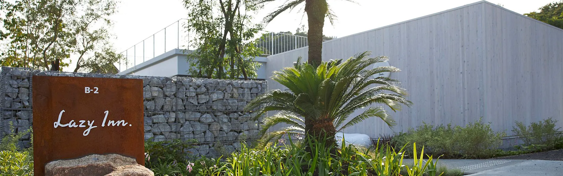 Lazy Inn.