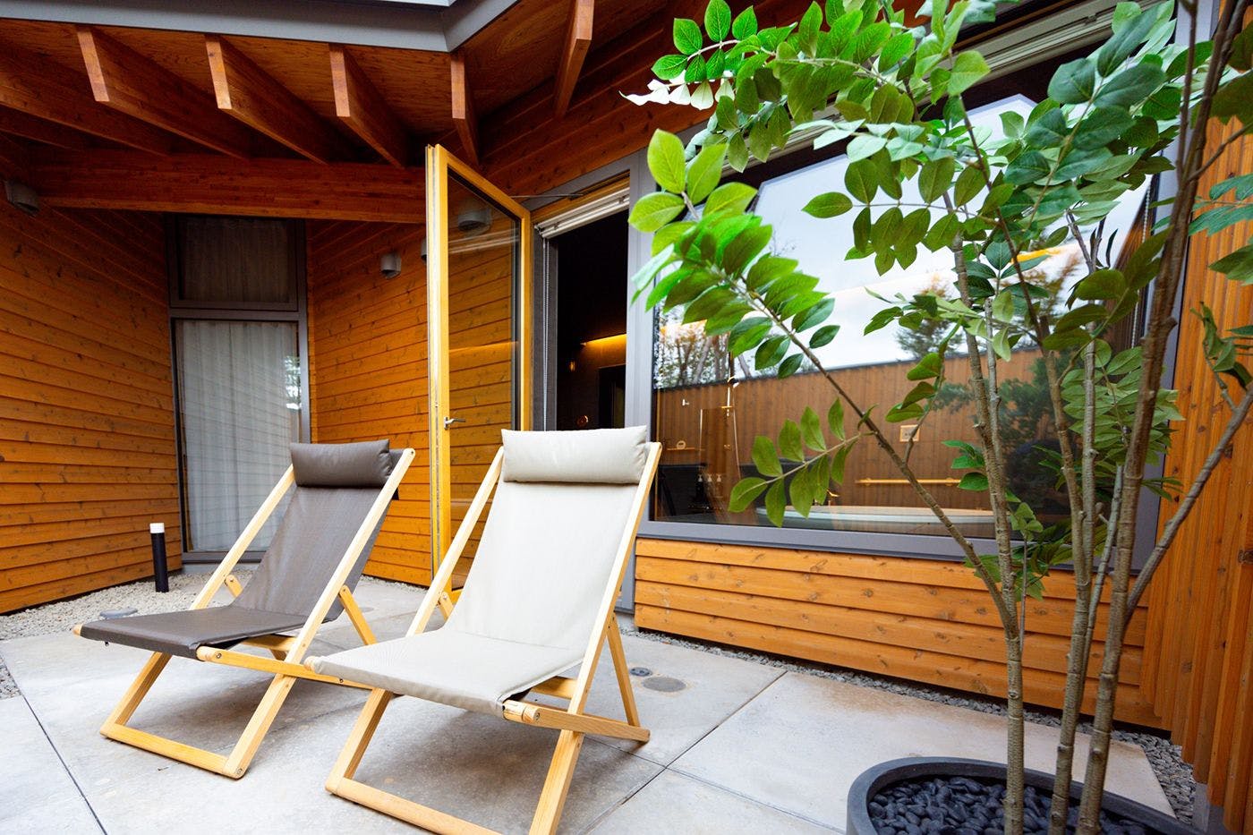 Ruang mandi luar (berbeda tergantung pada bangunan)