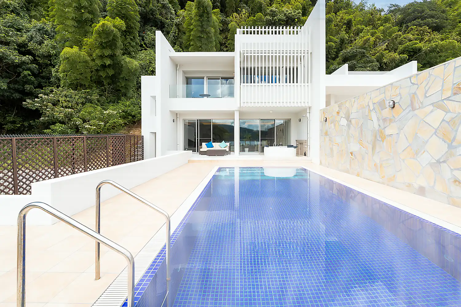 ภายนอกอาคาร