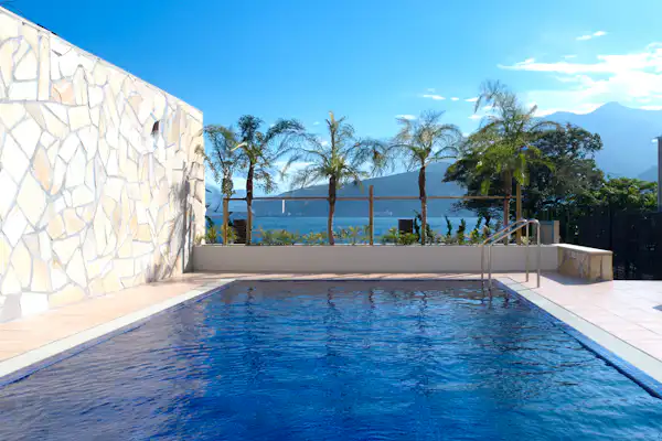 สระว่ายน้ำ