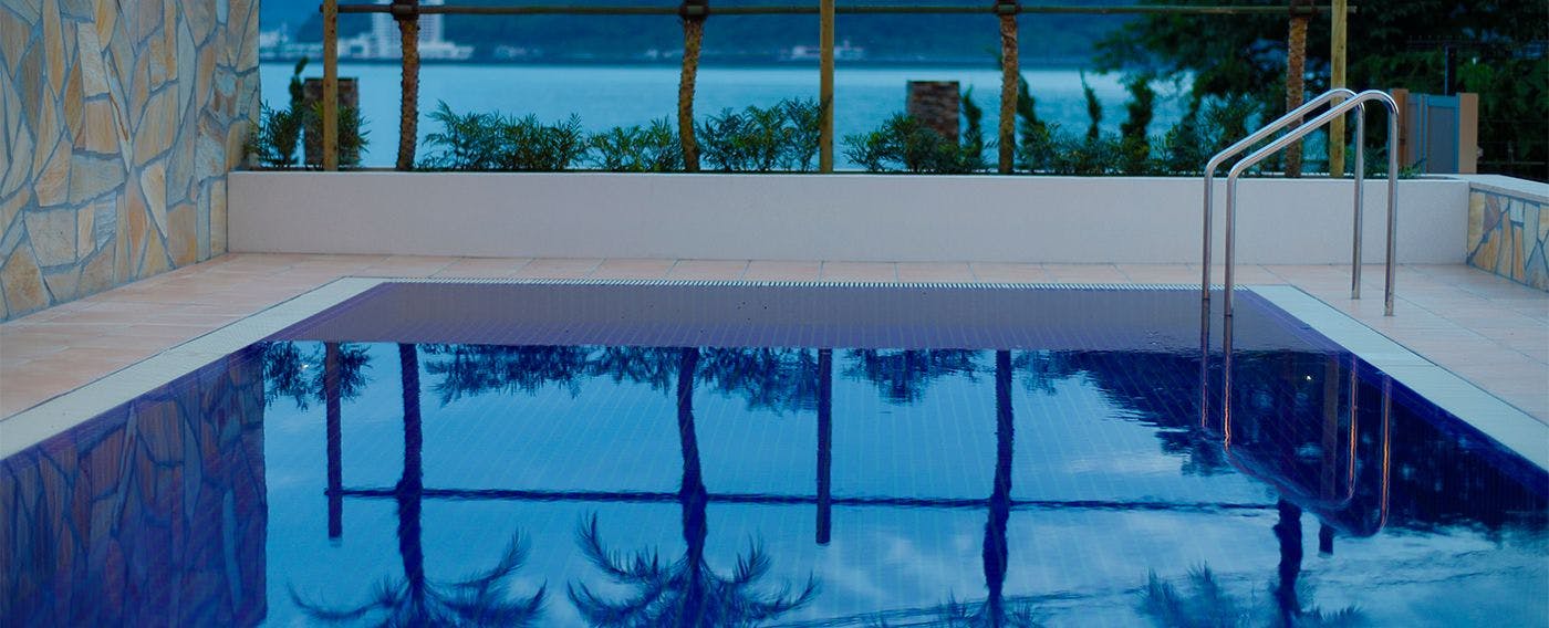 プライベートプール