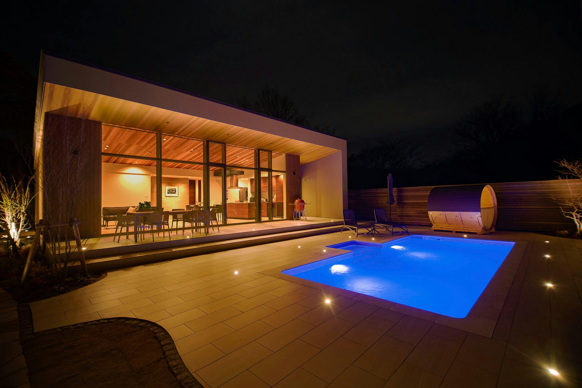 ภายนอกอาคาร