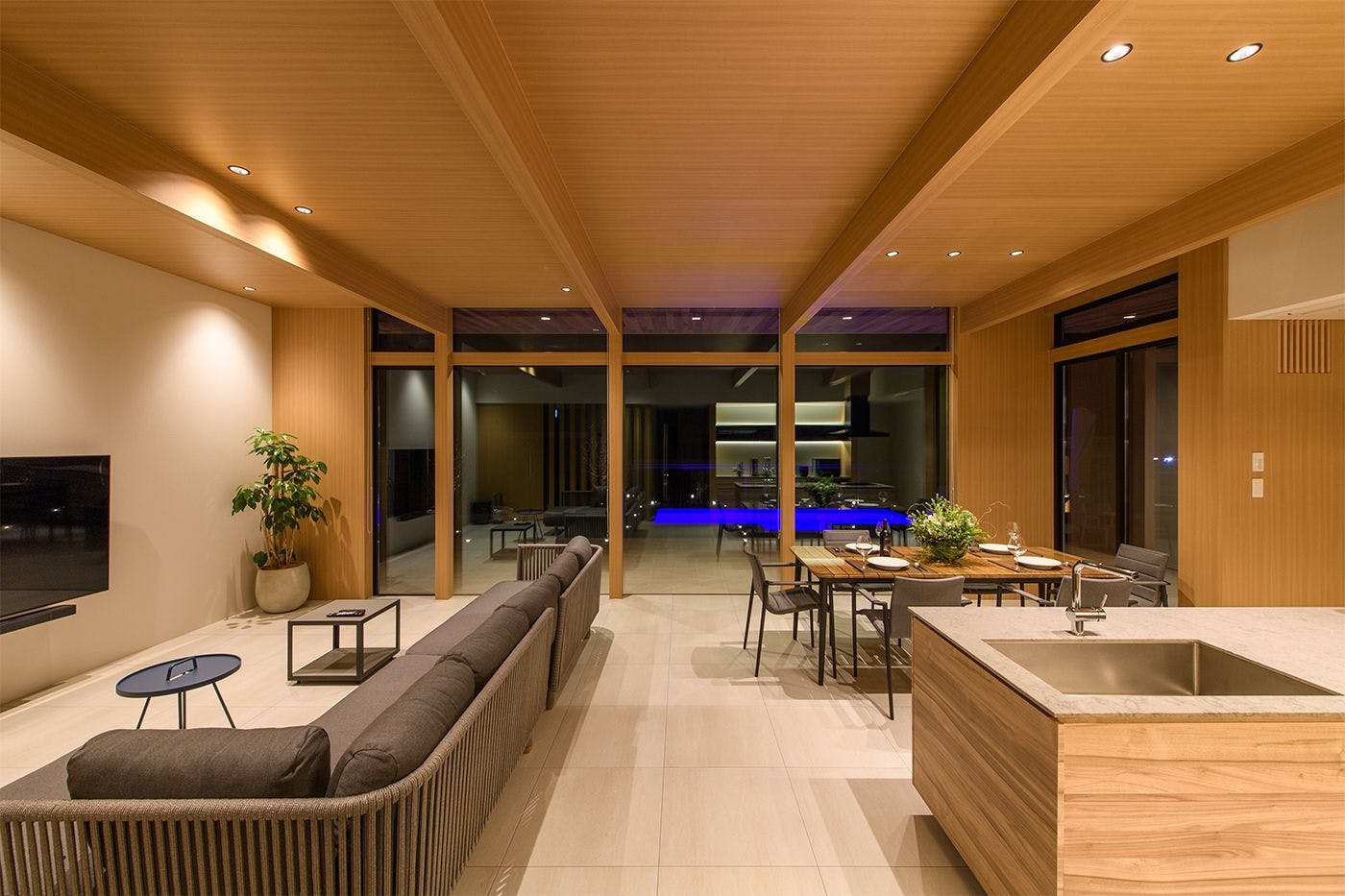 ห้องนั่งเล่นและห้องรับประทานอาหาร