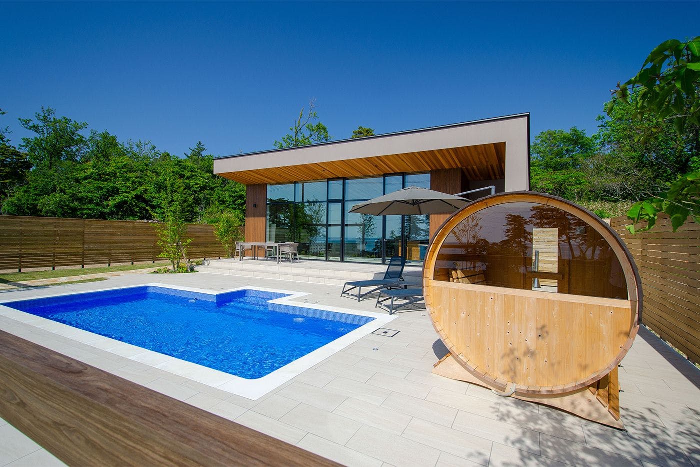 สระว่ายน้ำ