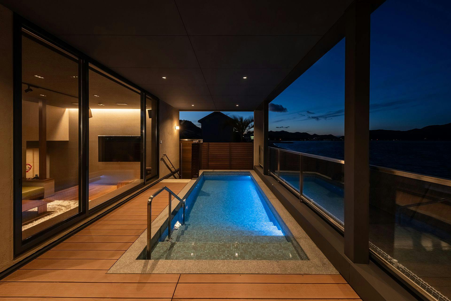 洋楽 PETRE INSPIRESCU,Loco Dice,Ricardo Villa Villa Adrian - Six Bedroom Villa with Swimming pool and Sea View