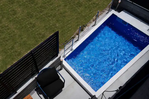 สระว่ายน้ำ