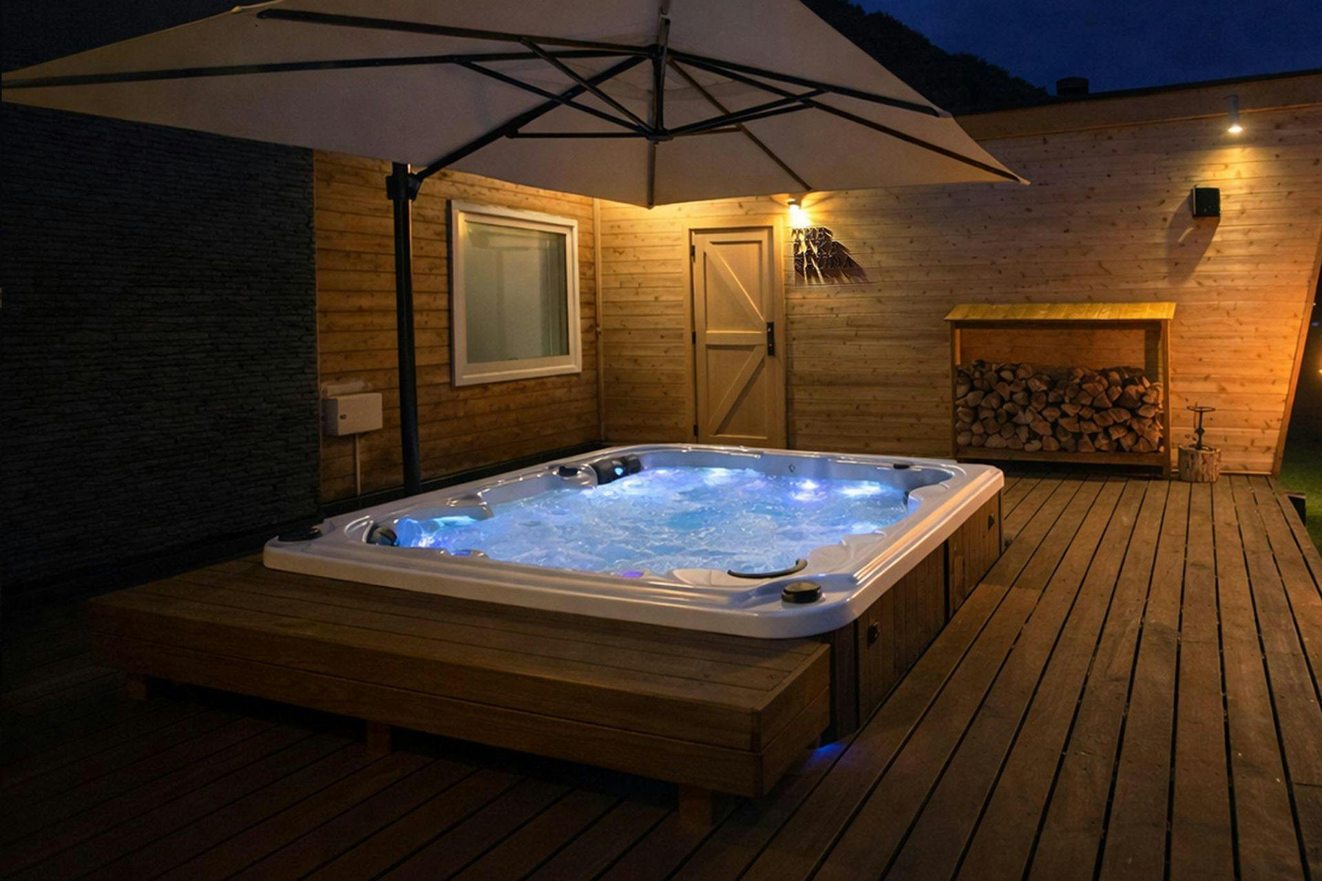 อ่างจากุซซี่