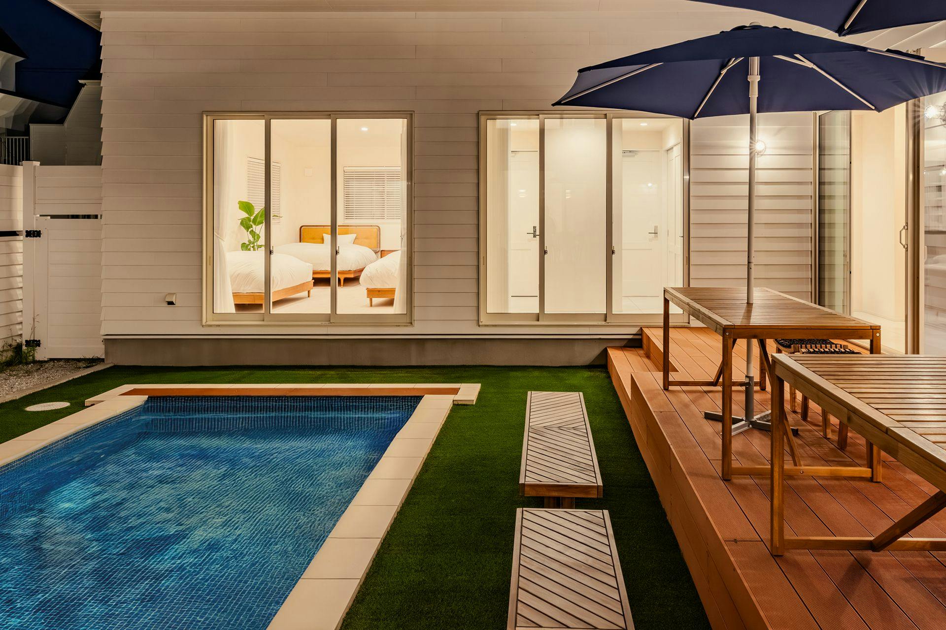 สระว่ายน้ำ