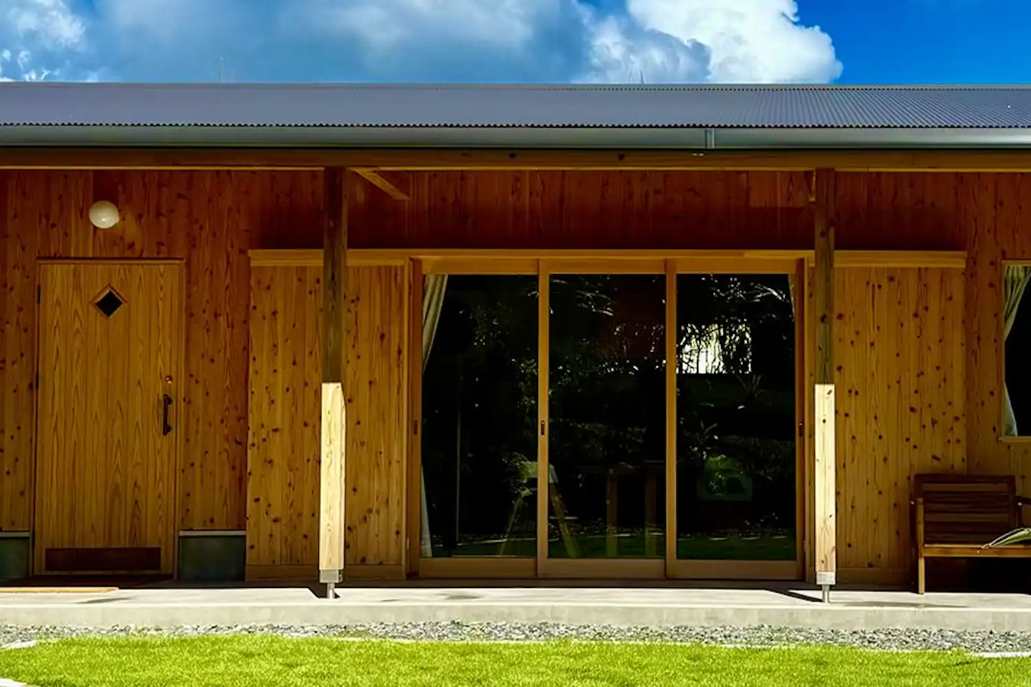 ภายนอกอาคาร