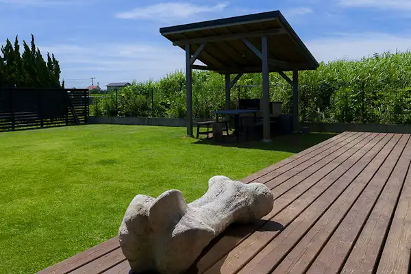 ระเบียงและเตาย่างบาร์บีคิว