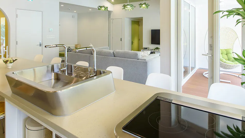 Holiday House Green Garden