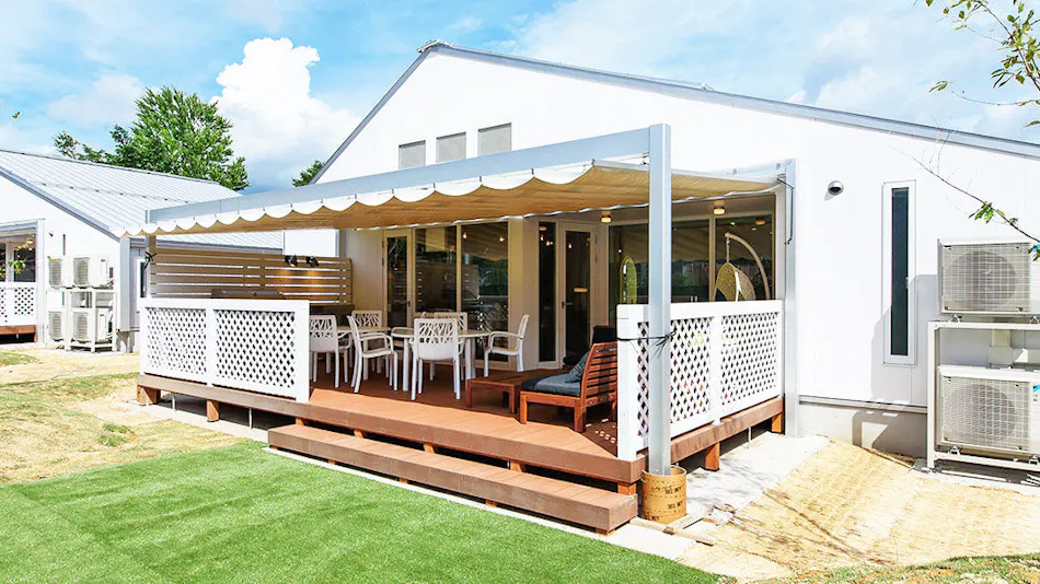 Holiday House Green Garden