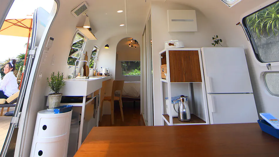 HOLLY CAMP AIRSTREAM VILLA AMAMI