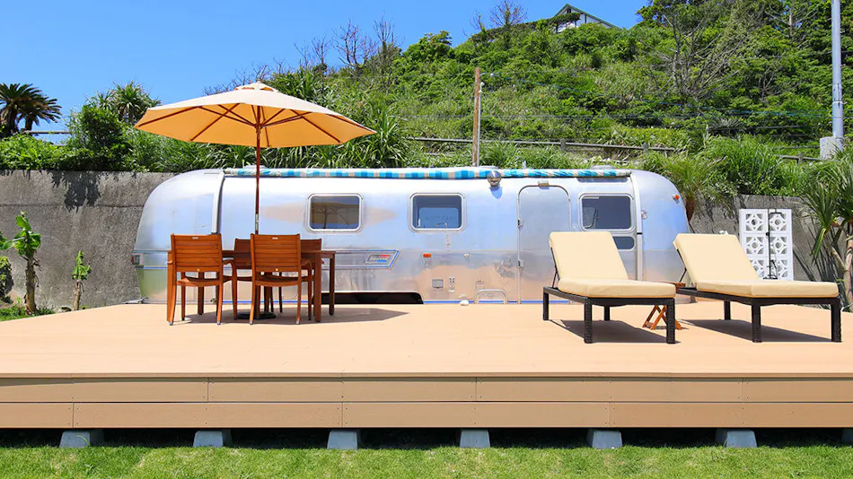 HOLLY CAMP AIRSTREAM VILLA AMAMI