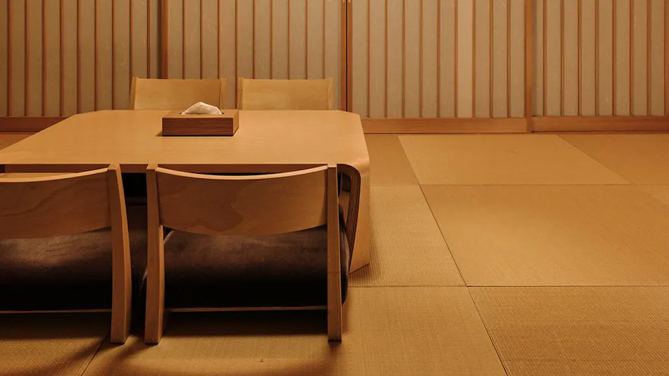 Tsumugi Toji Higashimonmae