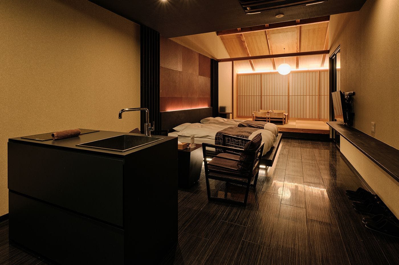 Tsumugi Toji Higashimonmae