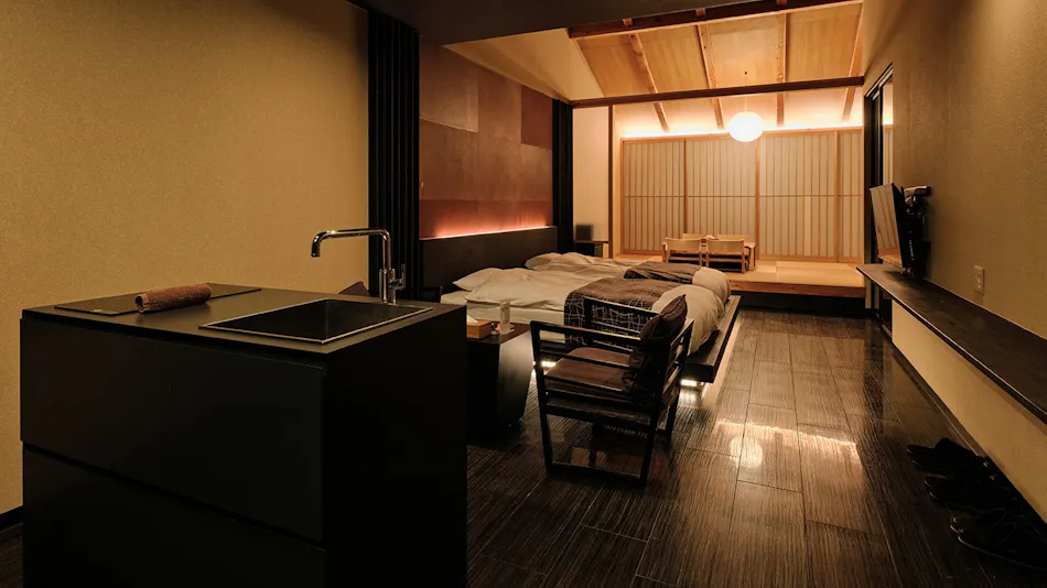 Tsumugi Toji Higashimonmae