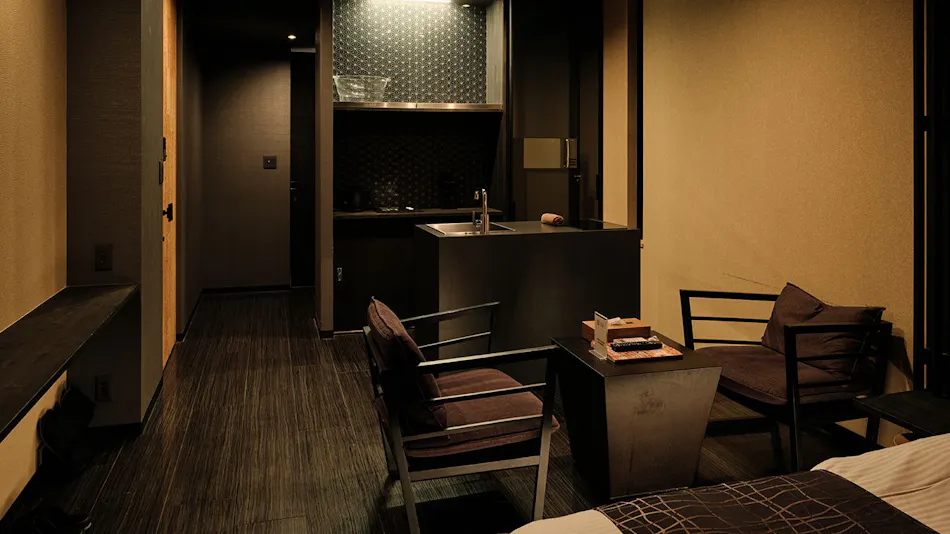 Tsumugi Toji Higashimonmae