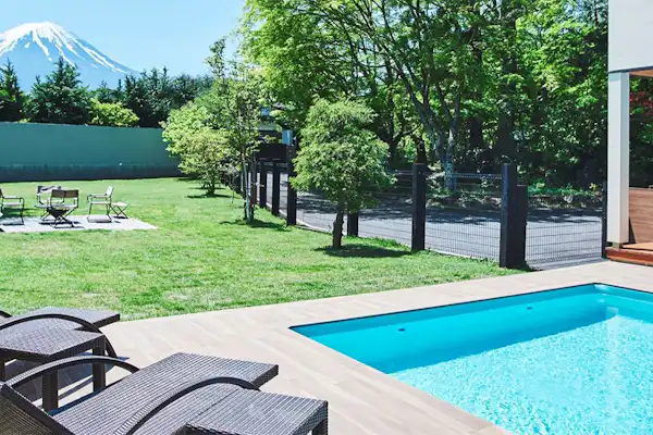 สระว่ายน้ำ