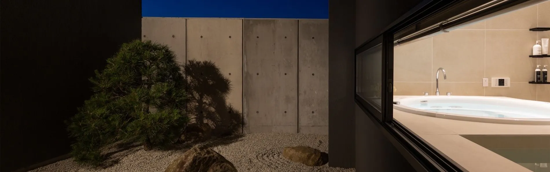 GIFTHOUSE 館山 那古海岸