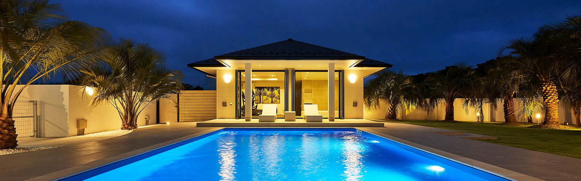 THE CLUB 919 DOG FRIENDLY