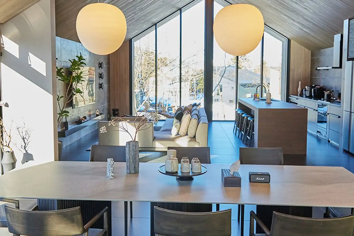 ห้องนั่งเล่นและห้องรับประทานอาหาร