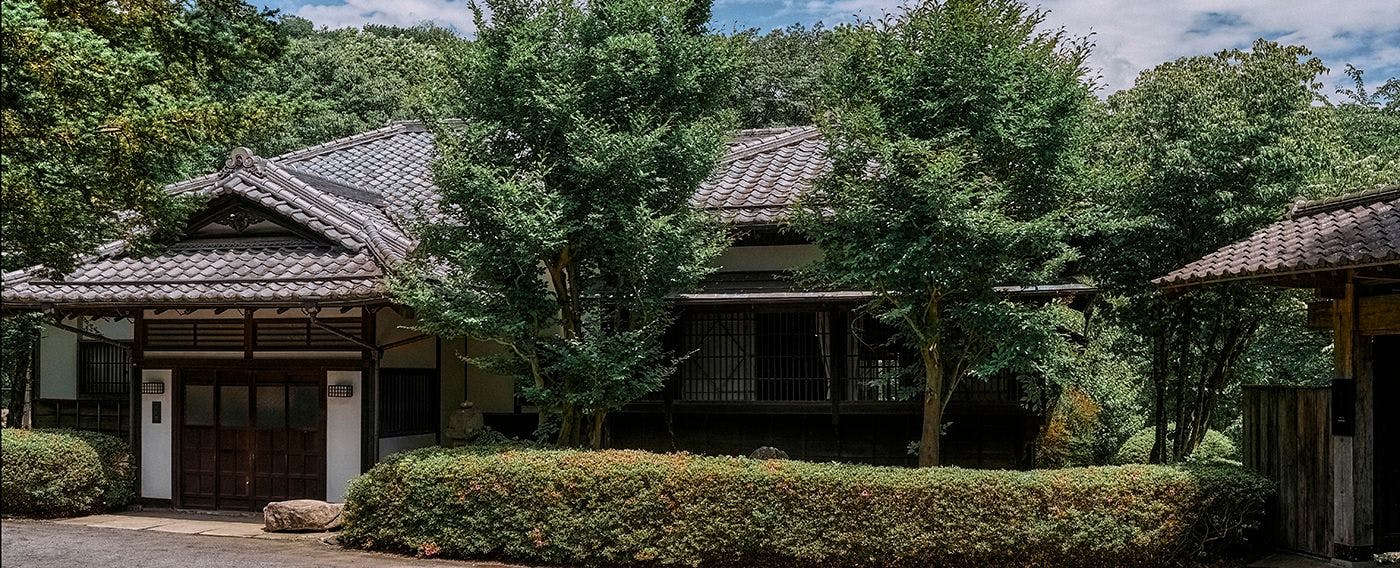 ＜Main Building＞ Ruang Tamu