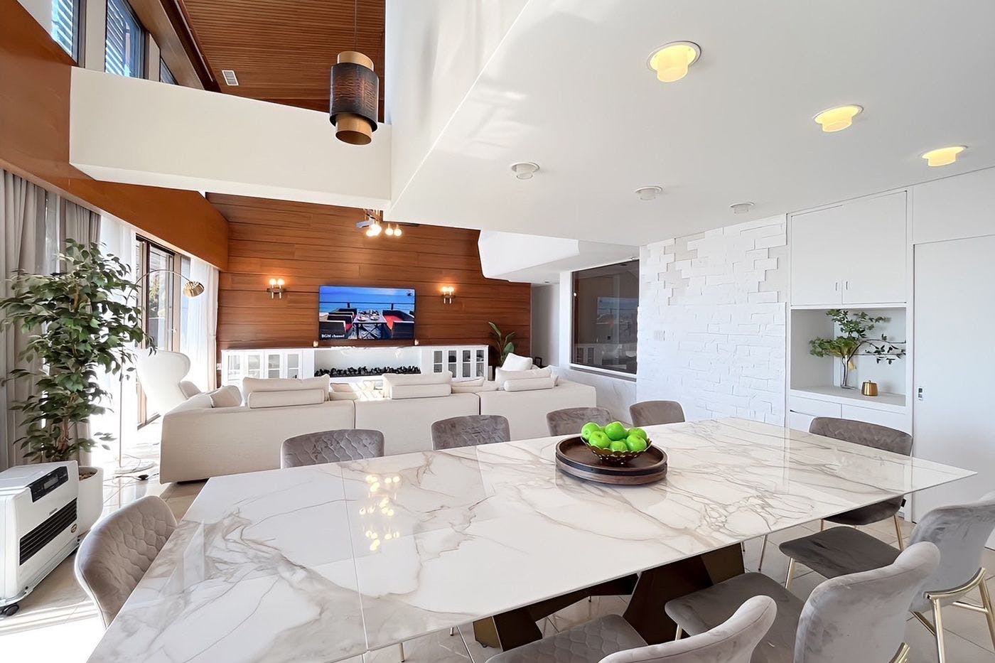 ห้องนั่งเล่นและห้องรับประทานอาหาร