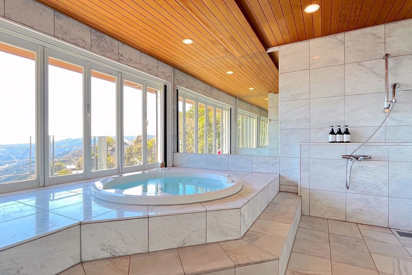 จากุซซี่